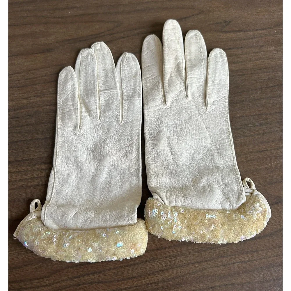 Beautiful Vintage Beige Leather Gloves With Sequins Wrist‎ Size 6 1/2